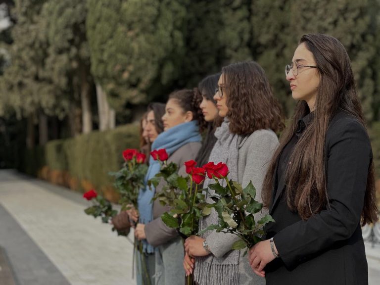 2 Fevral – Gənclər Günü münasibətilə Tələbə Gənclər Təşkilatı olaraq I Fəxri Xiyabanda Azərbaycan gənclər