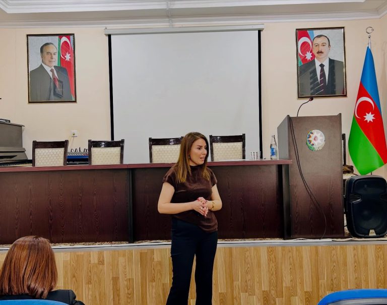 Azərbaycan Dövlət İqtisad Universitetinin nəzdində Azərbaycan Maliyyə-İqtisad Kollecində psixoloq Gülnar